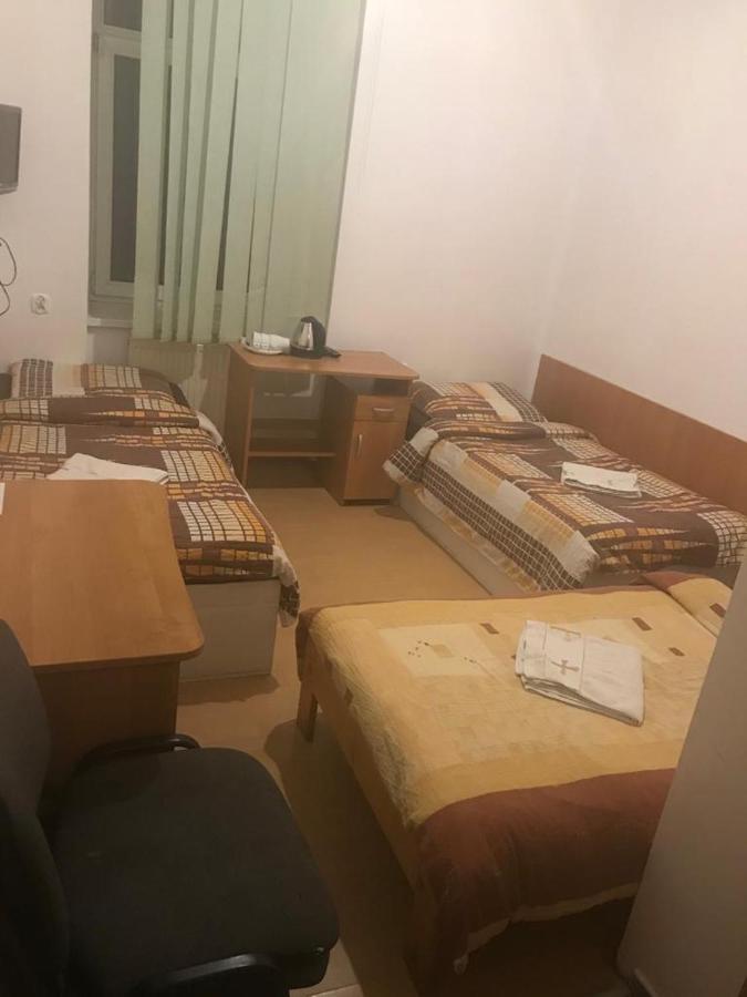 琴斯托霍瓦 Clarus Mons Studio旅舍 外观 照片